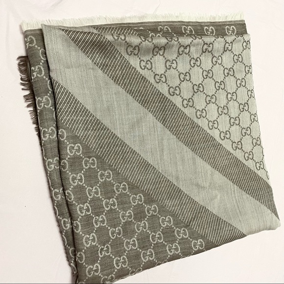 SOLD Authentic Gucci Scarf Shawl - Picture 2 of 9